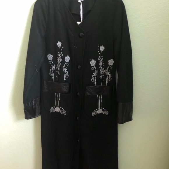 Clothes - Picture 11 of 16